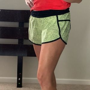 Lululemon size 8 tracker shorts